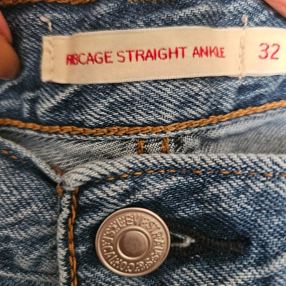 Levi’s Signature High Rise Rib Cage Straight Leg Distressed Jeans - Picture 5 of 13